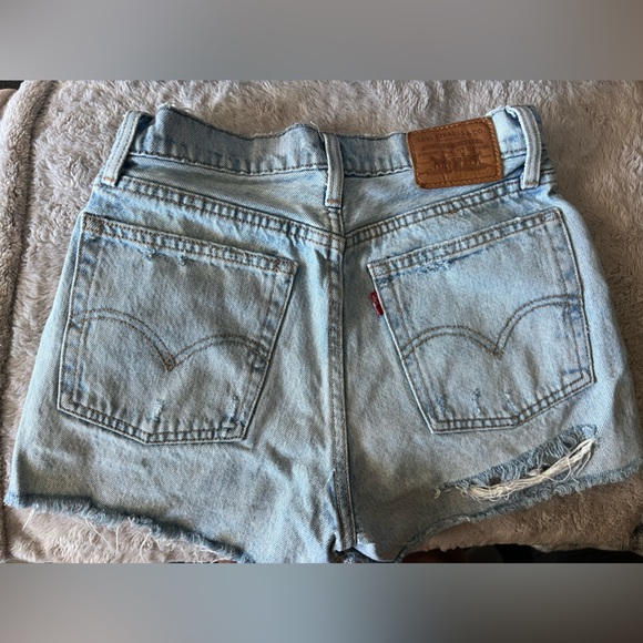 Levi’s Wedgie Short - Picture 1 of 3